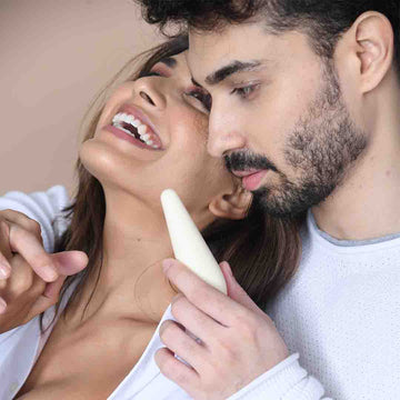 MyMuse Full Body Massager: Couple has holding Pulse in hand